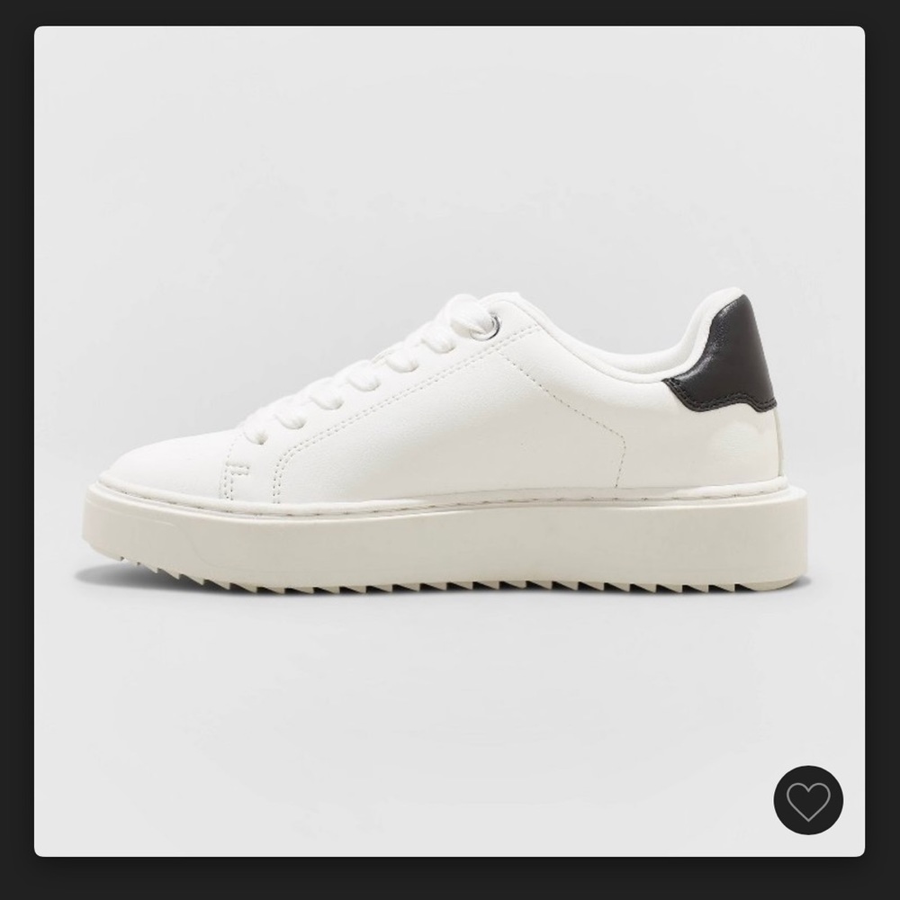 Womens sneaker